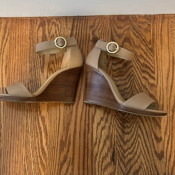 Michael Kors tan leather wedge sandals - Picture 5 of 6